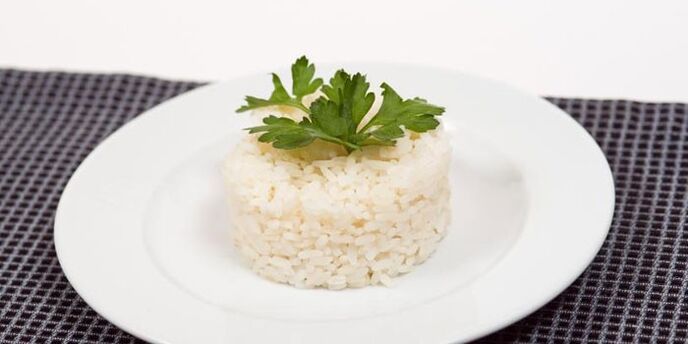 Кувани пиринач без соли