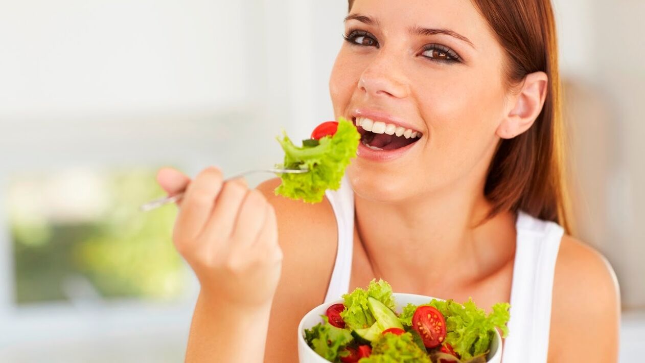 једење зелене салате на лењој дијети